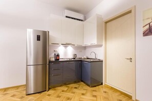 Private kitchen - Luxury 3 BR apartment by Freedom square City Center
 (T'bilisi)