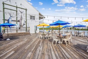 公寓式客房, 多张床 (Harbourside 7716- Splash On The Rocks) | 室外用餐