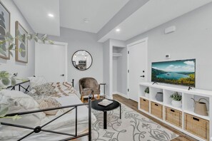 1 slaapkamer, een strijkplank/strijkijzer, wifi, beddengoed