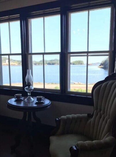 Quarry House- Outport Serenity at its Best!