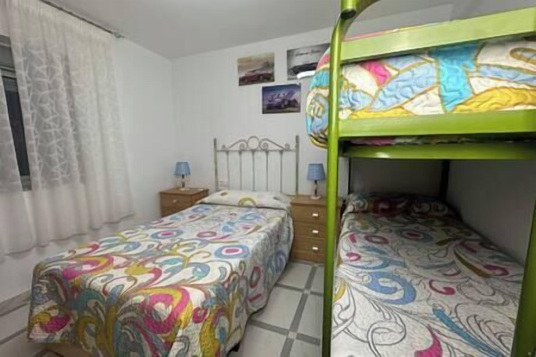 4 slaapkamers, een strijkplank/strijkijzer, wifi, beddengoed