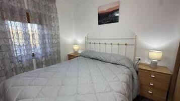 4 dormitoris, planxa i posts de planxar, wifi i roba de llit