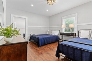 5 Schlafzimmer, Bügeleisen/Bügelbrett, Reisekinderbett, WLAN