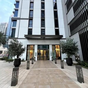 المنشأة من الخارج