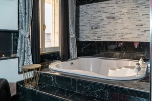 Dusj, boblebad, hårføner og bidé