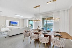 Interior - Lovely 6 Bed Home with Private Pool Champions Gate Resort (Davenport)