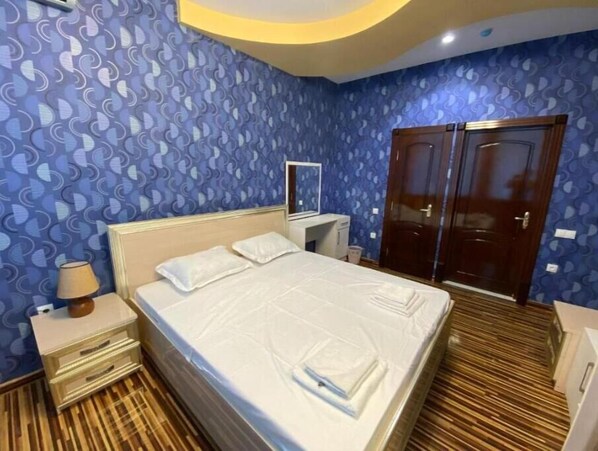 2 chambres, fer et planche à repasser, Wi-Fi, draps fournis