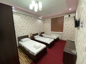 3 chambres, fer et planche à repasser, Wi-Fi, draps fournis