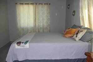 1 室のベッドルーム、WiFi