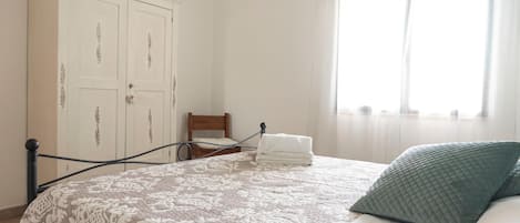 1 室のベッドルーム、WiFi、ベッドシーツ