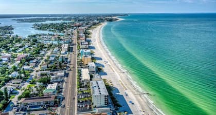 Sunset Beach Suites! - Suite 10