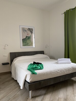 1 bedroom, WiFi, bed sheets - DOMOBLU Rooms in Center Tortolì (Tortolì)