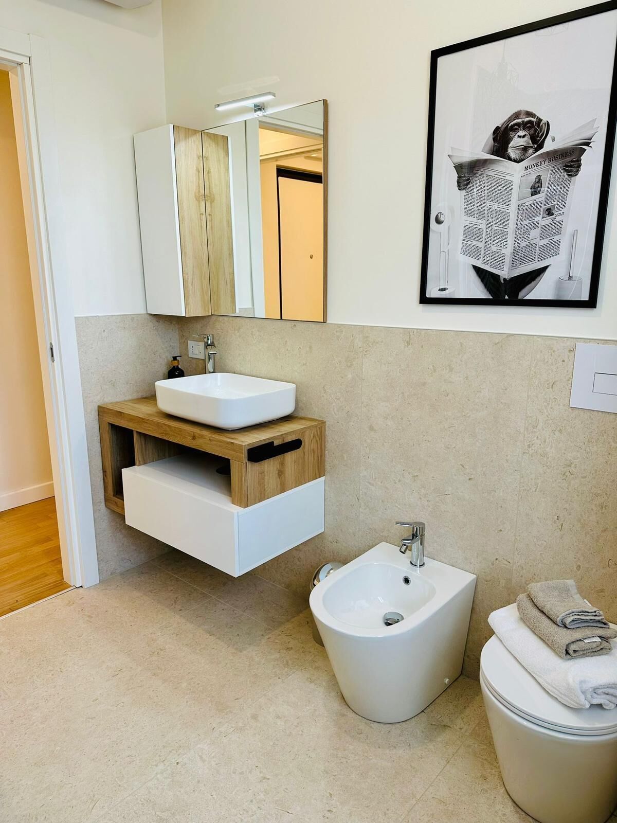 Doccia, asciugacapelli, bidet, asciugamani
