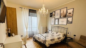 2 Schlafzimmer, Schreibtisch, Bügeleisen/Bügelbrett, WLAN