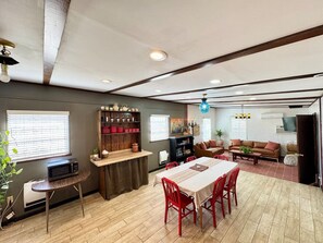 Dining - Casita Blanca - Centrally Located 3 Bedroom Home (Terlingua)