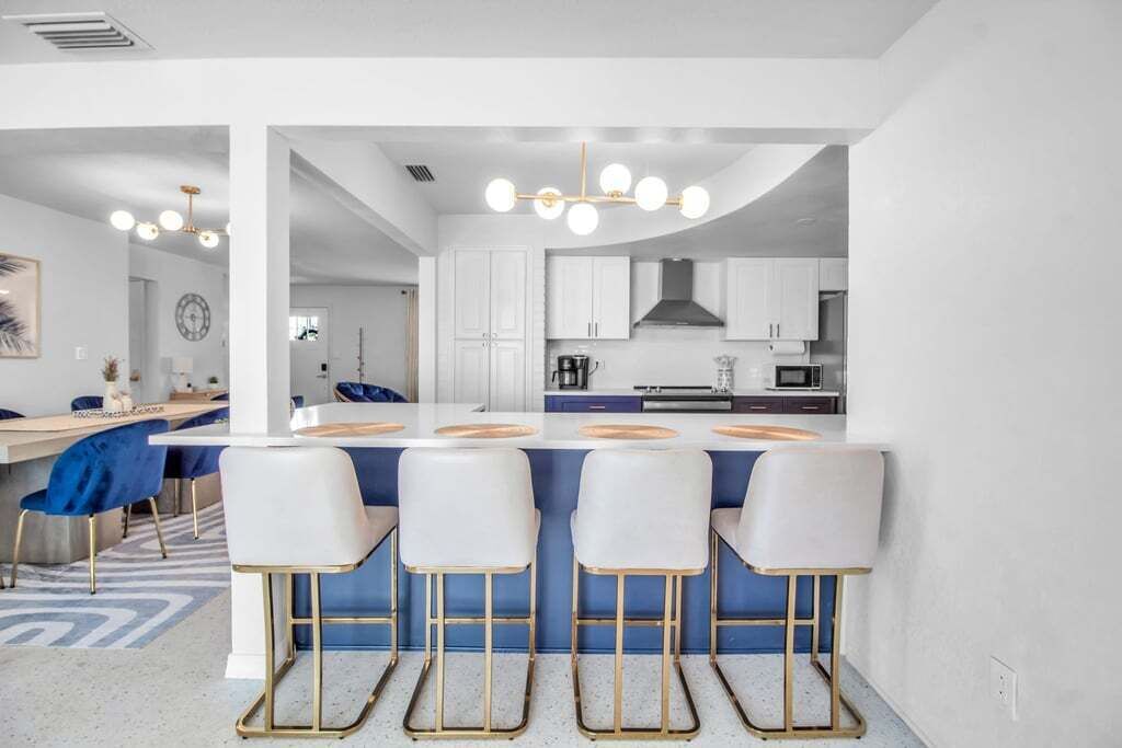 冰箱、微波炉、烤箱、炉灶