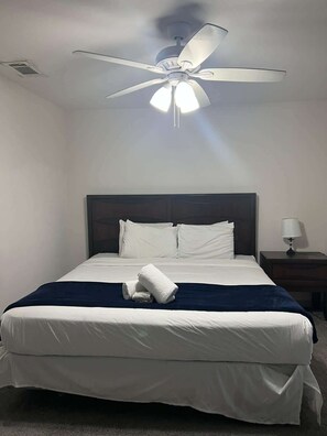 4 Schlafzimmer, Bügeleisen/Bügelbrett, WLAN, Bettwäsche