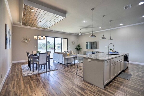 Interior - Lakefront, Dock, Laundry, EV Charging, Ample Parking (Montgomery)