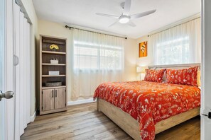 3 habitaciones, escritorio, tabla de planchar con plancha y wifi gratis