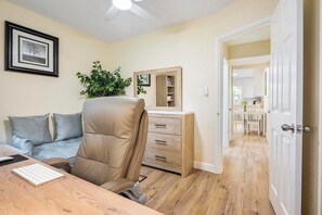 3 chambres, bureau, fer et planche à repasser, Wi-Fi gratuit