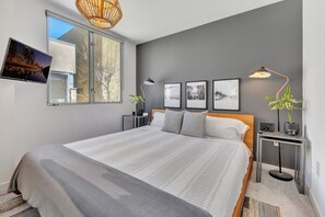 2 bedrooms, desk, free WiFi, bed sheets