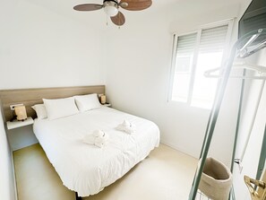 2 bedrooms, iron/ironing board, free WiFi, bed sheets - Wehost La Merced Centro (Málaga)