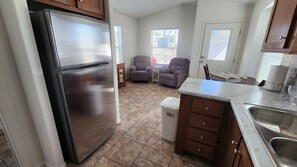 Interior - Cozy 1 bed 1 bath cottage in safe senior community in Northwest Tucson.  (Tucson)