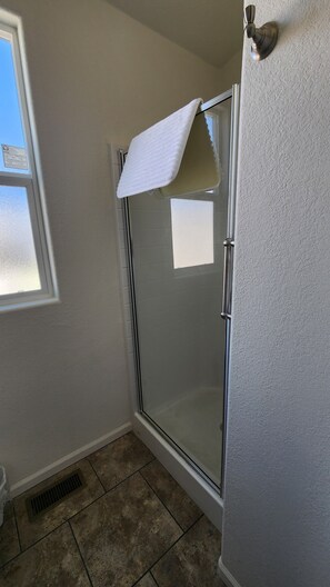 Shower, hair dryer, towels, soap - Cozy 1 bed 1 bath cottage in safe senior community in Northwest Tucson.  (Tucson)