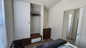 1 bedroom, iron/ironing board, WiFi, bed sheets - Cozy 1 bed 1 bath cottage in safe senior community in Northwest Tucson.  (Tucson)