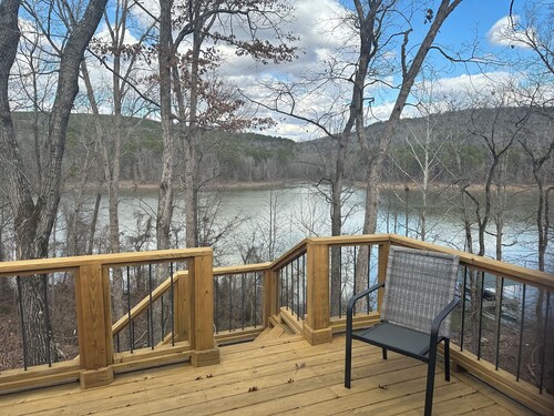 Lake Getaway at The Canyon