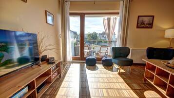 Apartemen Standar | 1 kamar tidur, setrika/meja setrika, Wi-Fi gratis, dan seprai linen