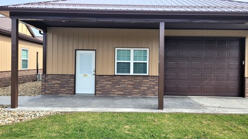 Breckenridge Suites #7 - The King's Suite - Cozy 1-Bedroom with Full Kitchen