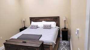 1 sovrum, skrivbord, strykjärn/strykbräda och gratis wi-fi