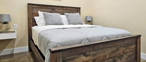 1 bedroom, desk, iron/ironing board, free WiFi