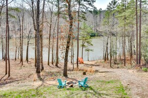Property grounds - Waterfront Seneca Cabin ~ 4 Mi to Boat Launch! (Seneca)