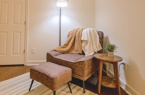 Interior - Kirby House: Sleeps 16, King bed, Hot Tub, Game Rooms, Gym, Gated/Free Parking (Memphis)