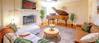 Kirby House: Sleeps 16, King bed, Game Rooms, Gym, Gated/Free Parking
