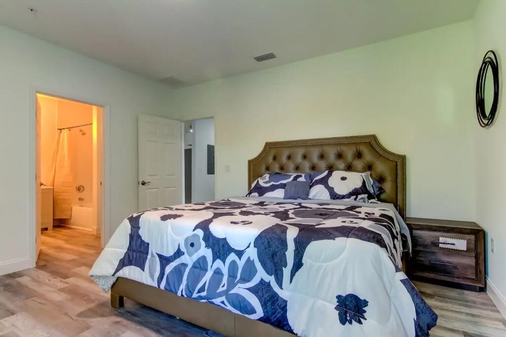 4 多间卧室、办公桌、熨斗/熨衣板、免费 WiFi