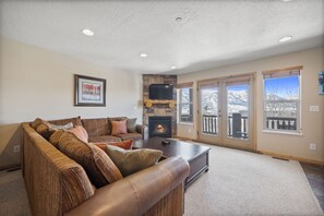 تلفزيون، مدفأة