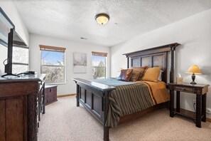 3 bedrooms, iron/ironing board, free WiFi, bed sheets - MH 1307 | Ski, Hike & Scenic Mountain Views (Eden)