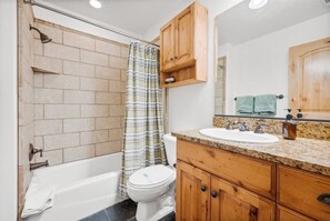 Shower, hair dryer, towels - MH 1307 | Ski, Hike & Scenic Mountain Views (Eden)