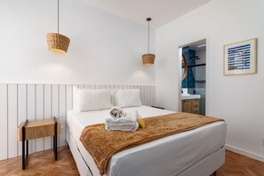 2 habitaciones, tabla de planchar con plancha y cuna de viaje 