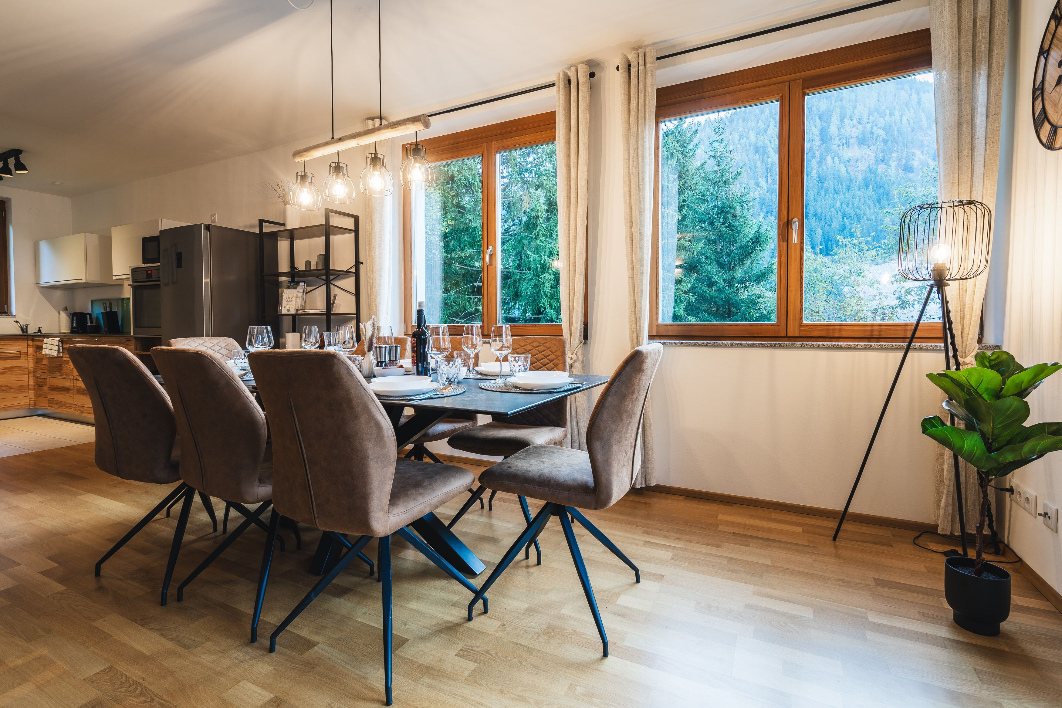 Hiking & skiing paradise | Gondola nearby | Maisonette | XL balcony | Netflix