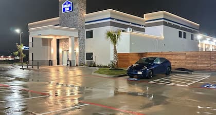 Palace Inn Blue Jones Rd
