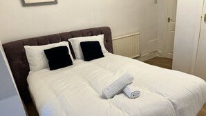 Room - De Luxe Apartment 1 (Leicester)