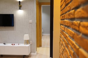 Deluxe Apartment | Premium bedding, in-room safe, desk, laptop workspace - ÇAKRA PALACE (Istanbul)