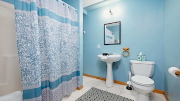 Family House | Bathroom