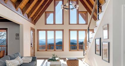 Luxury Log Cabin Retreat – Hot Tub, Sauna, Cold Plunge, Gym & Mountain Views