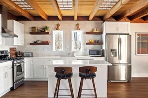 Fridge, microwave, oven, stovetop - Luxury Log Cabin Retreat – Hot Tub, Sauna, Cold Plunge, Gym & Mountain Views (Canton)