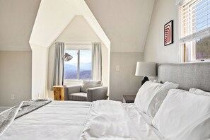 5 bedrooms, desk, iron/ironing board, free WiFi